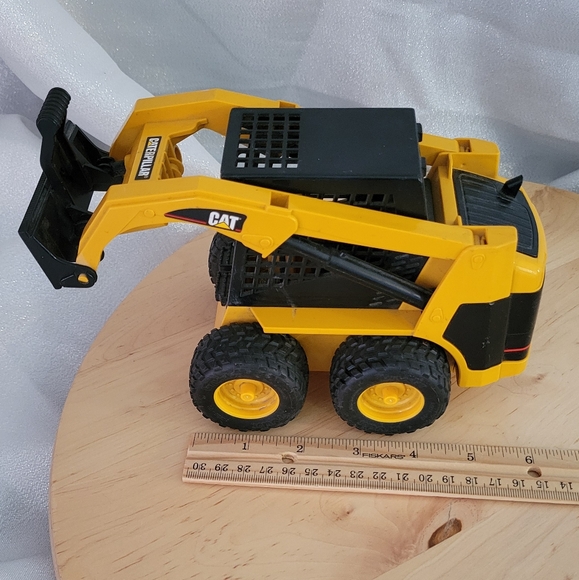Bruder Caterpillar Skid Steer Loader Toy Figurine - Picture 10 of 16